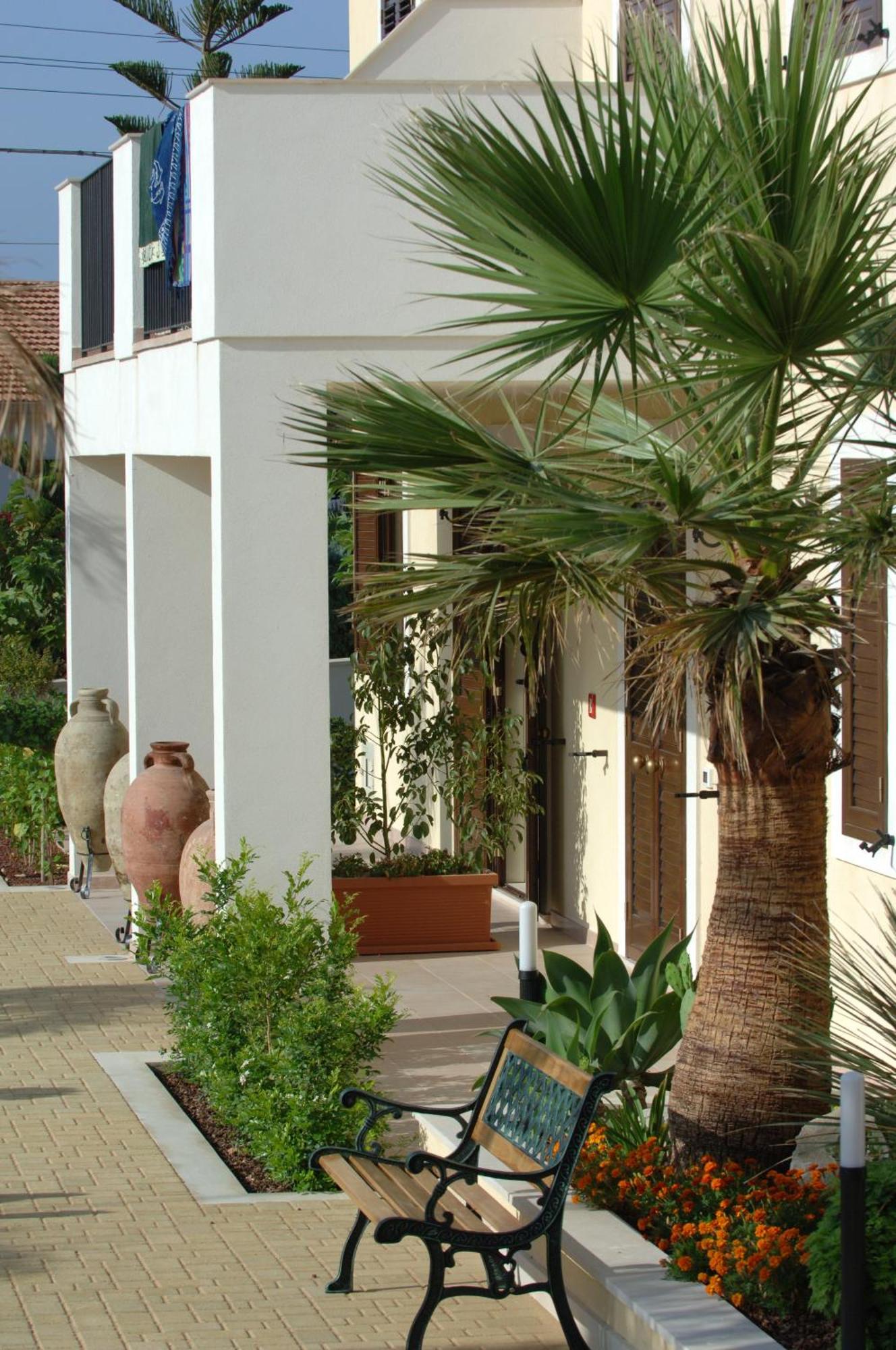 Residence Casa Del Mar Sicilia Marina di Modica Bagian luar foto
