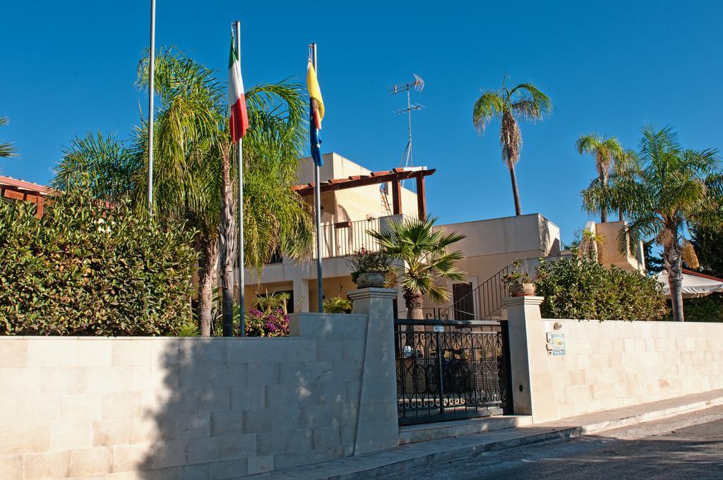 Residence Casa Del Mar Sicilia Marina di Modica Bagian luar foto