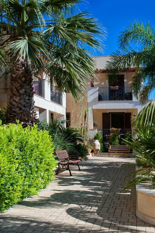 Residence Casa Del Mar Sicilia Marina di Modica Bagian luar foto